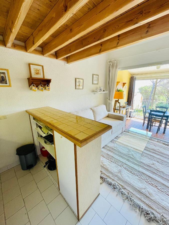 Bel Appartement Avec Mezzanine, Vue Mer Et Piscine Коголин Экстерьер фото